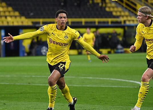  多特蒙德太子贝林汉姆远射世界波破门  