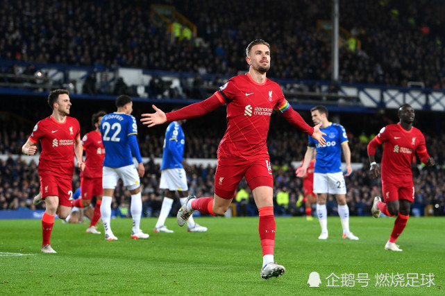 萨拉赫传射建功，利物浦轻取埃弗顿稳居前三  